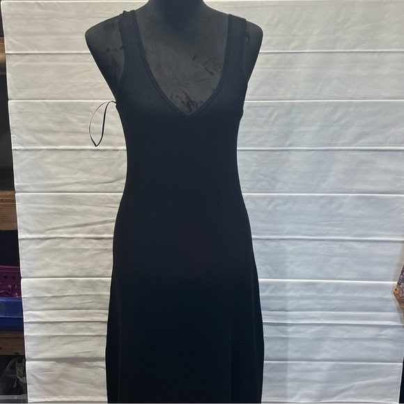 Tahari Black Knit Midi tunic V‎ neck dress Sz Small Brand New - Picture 1 of 10